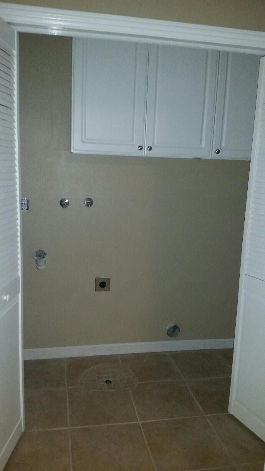 Laundry Room - 1068 Pierce Dr