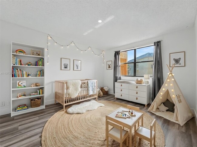 Building Photo - 8120 Geneva Ct