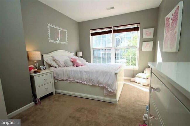 Building Photo - 8313 Sanderling Way