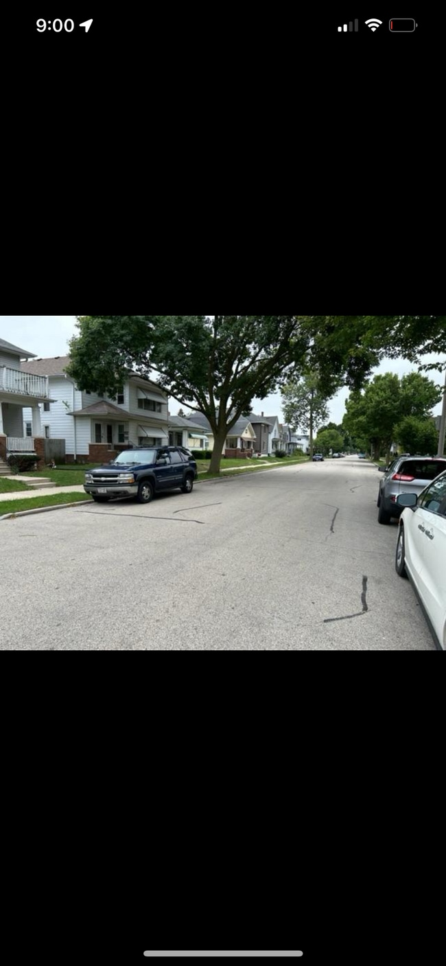 Building Photo - 904 Hayes Ave