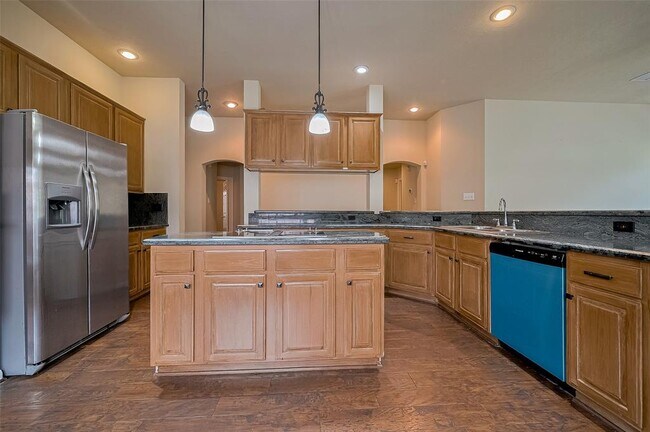 Building Photo - 8814 Fairbloom Ln