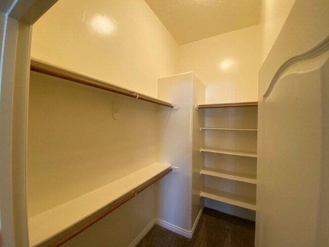 Building Photo - All NEW flooring in this spacious 3-bedroo...