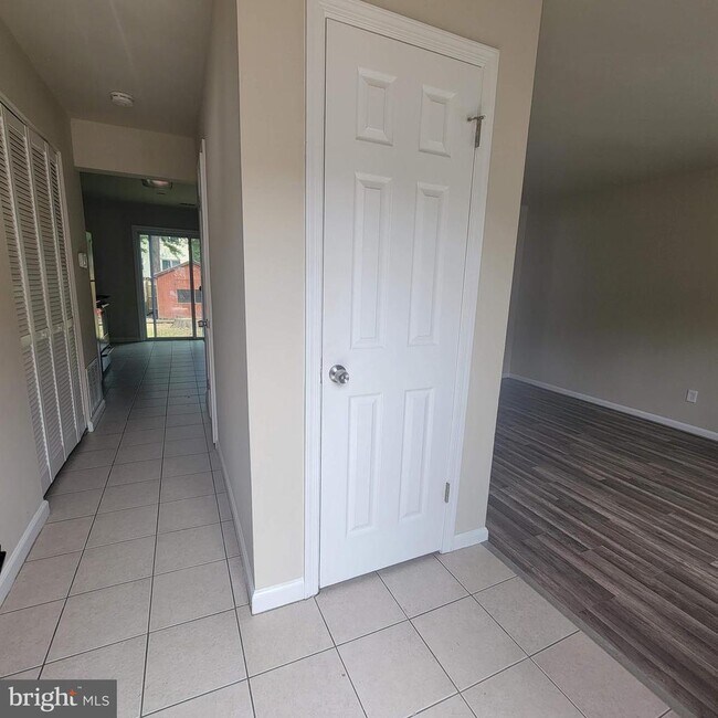 Building Photo - 3381 Ryon Ct