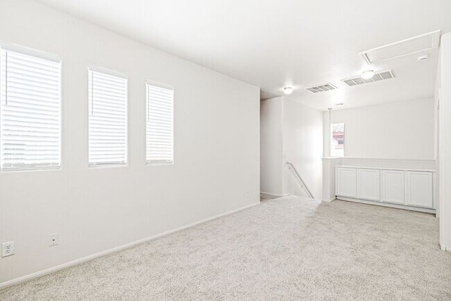 Building Photo - Inviting 3-Bedroom Home with Oversized Loft in Gated Southwest Community