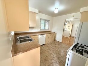 Building Photo - 5627 Clippert St