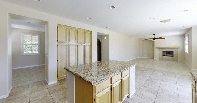 Building Photo - 36425 Fallingstar Pl