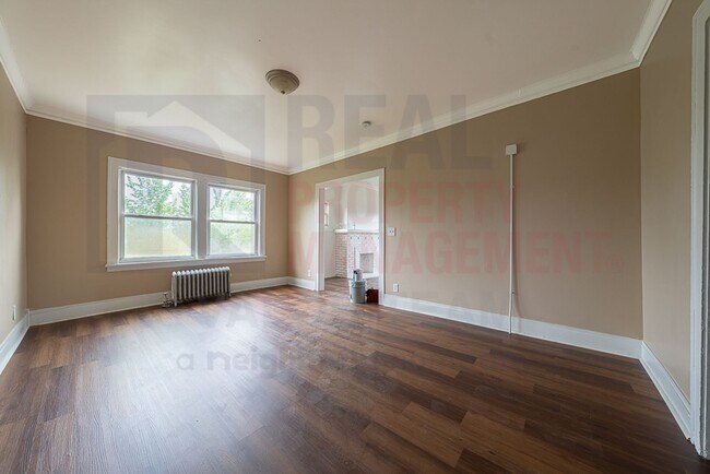 Building Photo - Convenience near Coventry