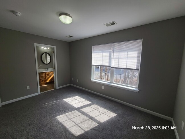 Building Photo - 3 Bedroom Townhome for Rent in Waynesboro