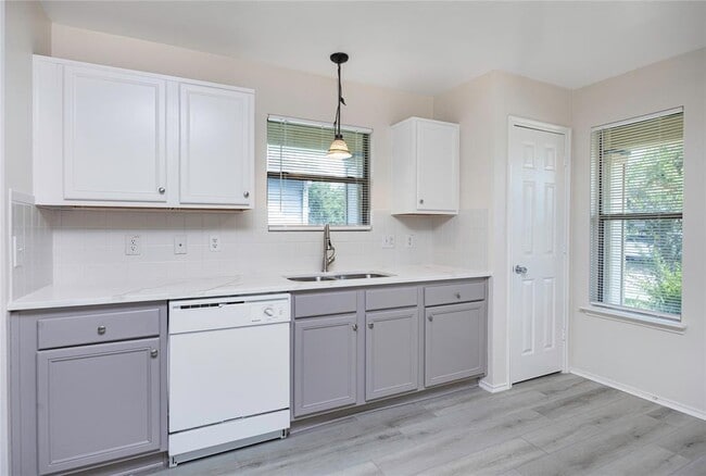 Building Photo - 4119 Carmel Ridge Way