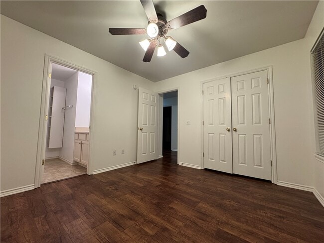 Building Photo - 1584 Willowbrook Dr