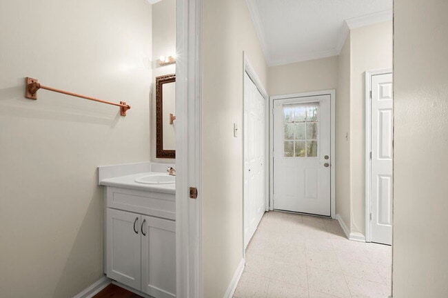 Building Photo - 5379 Rosedown Ct