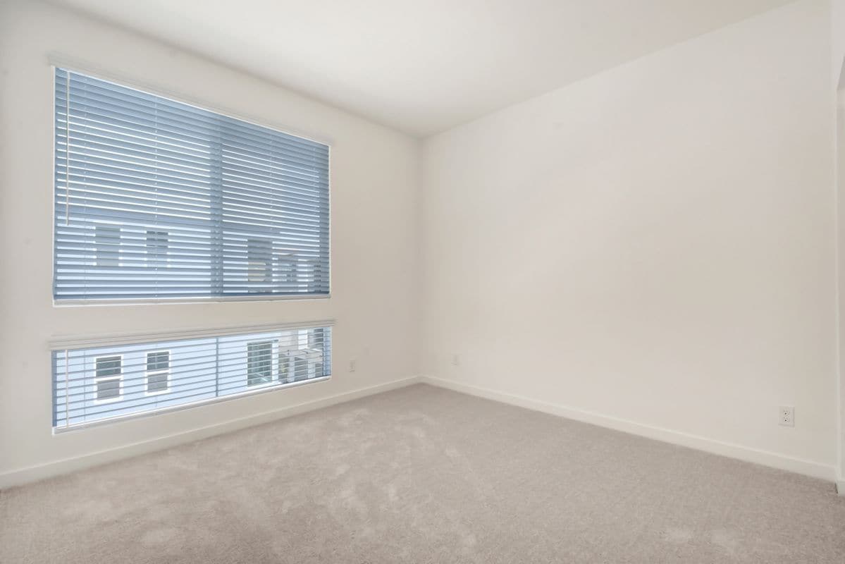 Building Photo - 4100 E Cir Paseo