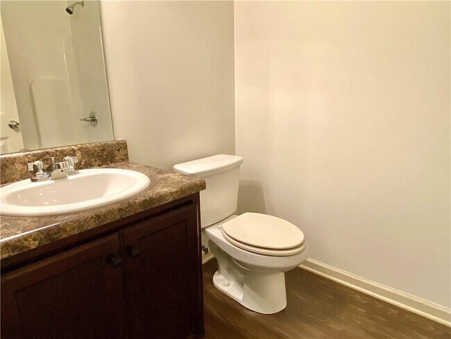 Building Photo - 611 Stonehurst Ln