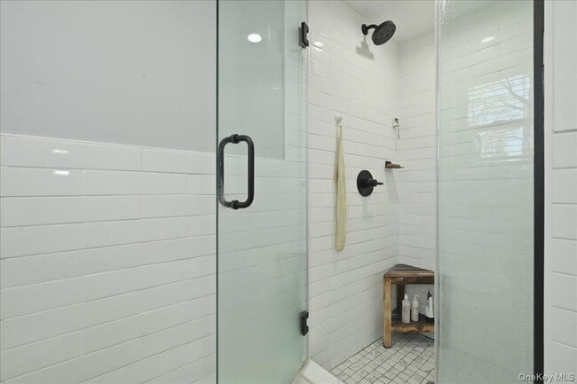 Building Photo - 5 Carlton Ave