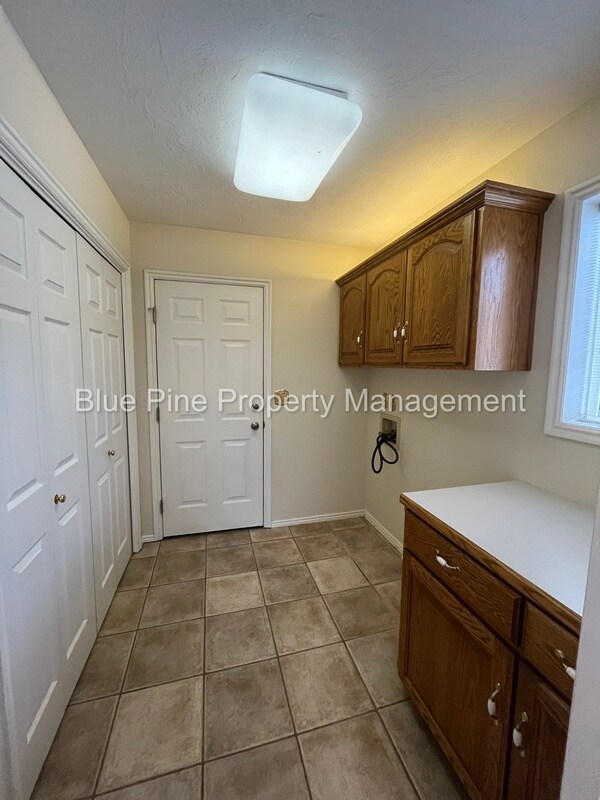 Building Photo - 4342 Williamsburg Ln