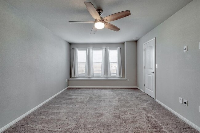 Building Photo - 10605 Harwood Overlook Cove