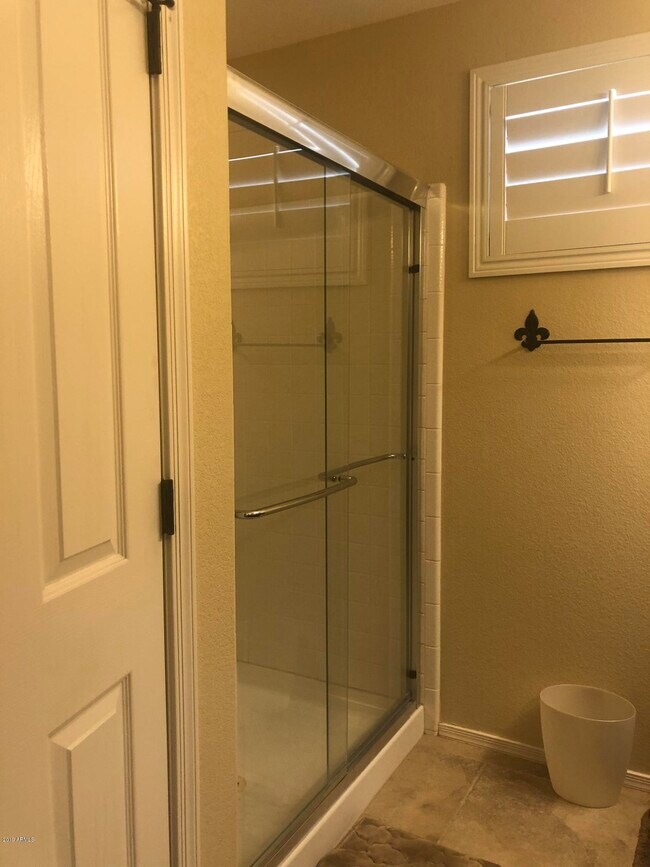 Building Photo - 3923 N 151st Ave