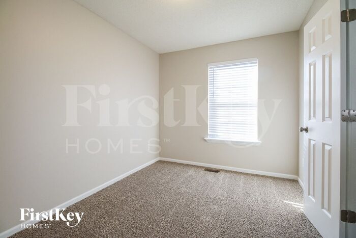 Building Photo - 10631 N Booth Ave
