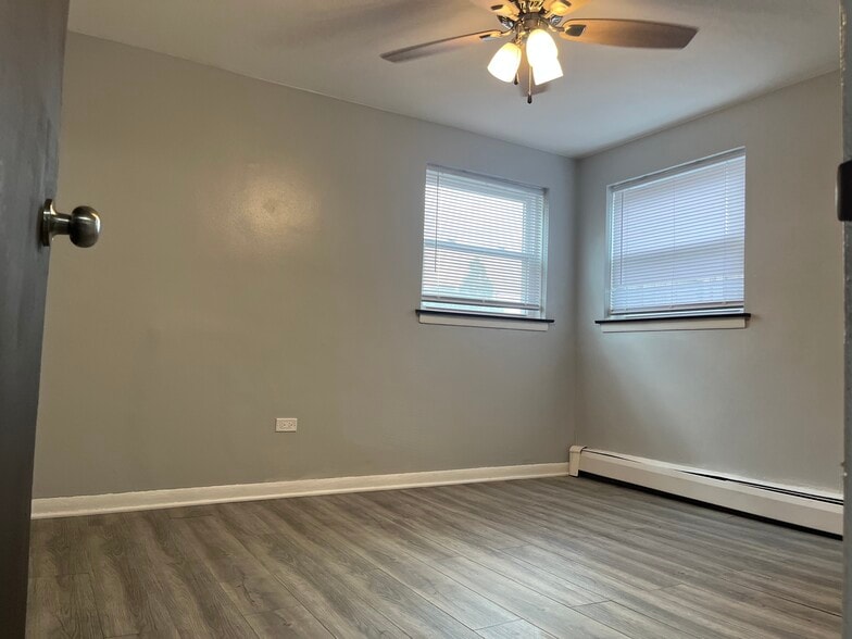 Building Photo - 3601 W 79th St