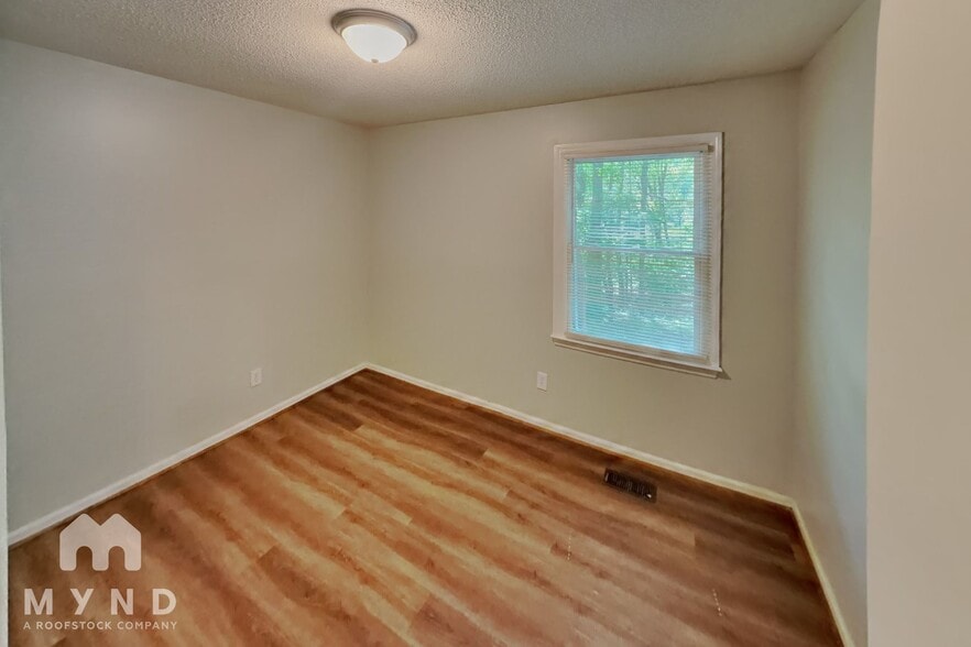 Building Photo - 4629 Longbriar Dr