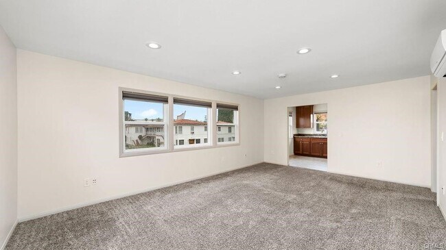 Building Photo - 107 N 1st St