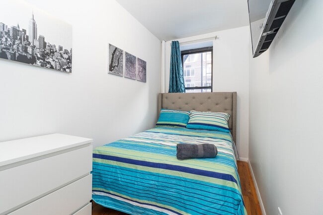 Building Photo - 316 E 96th St