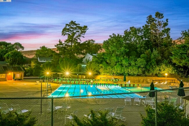 Building Photo - 2270 Bromfield Ct