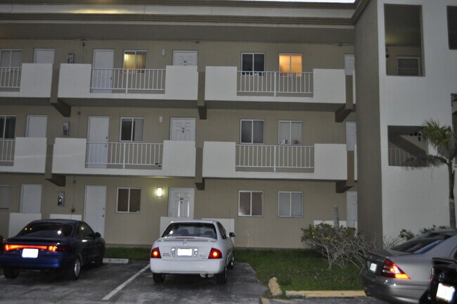 Building Photo - 7713 SW 88th St