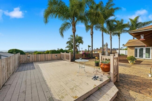 Building Photo - 2205 Cameo Rd