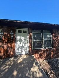Building Photo - 751 S Governeour Rd