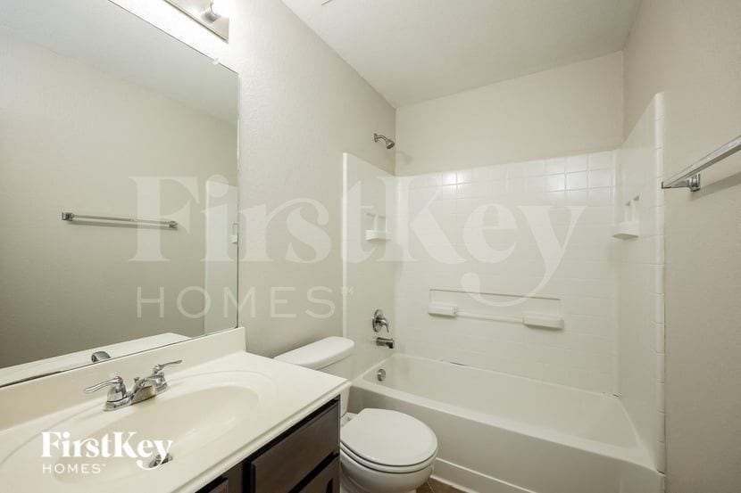 Building Photo - 10711 Ranchland Fox