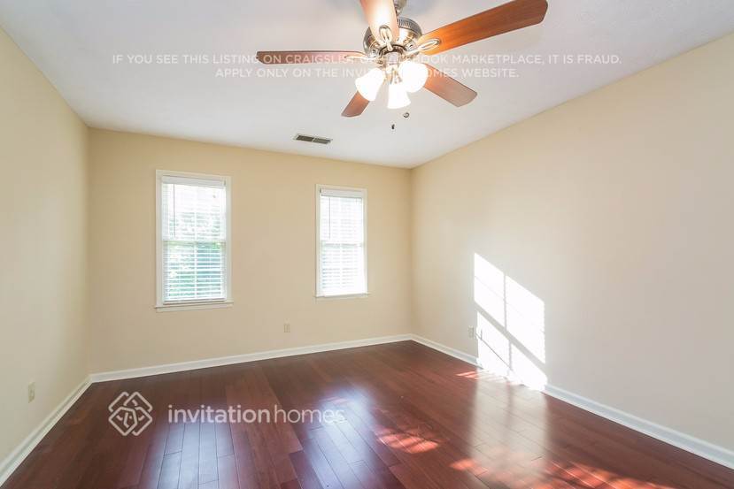 Building Photo - 3761 Apple Way