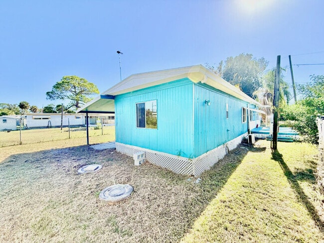 Building Photo - 6519 Sandra Dr