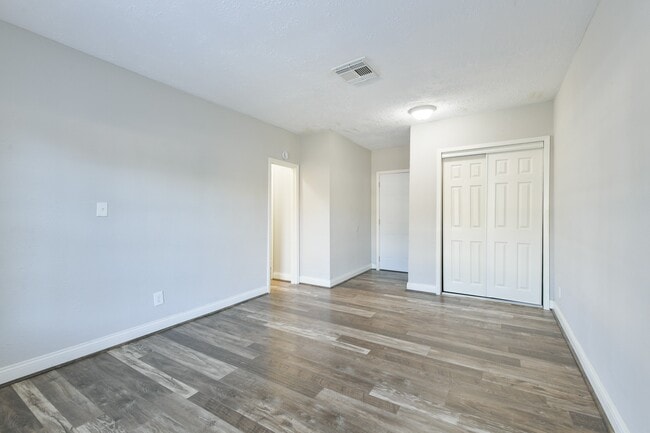 Building Photo - 1206 Houston Ave