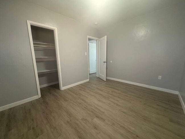 Building Photo - 3 bedroom, 1 bath Single Family Home