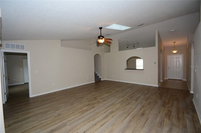 Building Photo - 20 Wheeler Ln