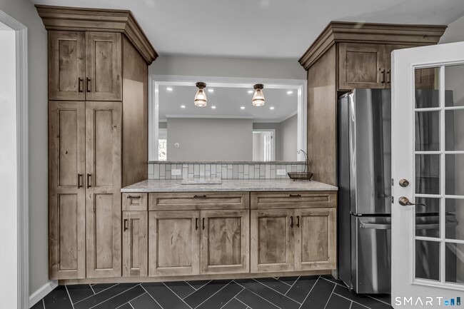 Building Photo - 240 Great Plain Rd