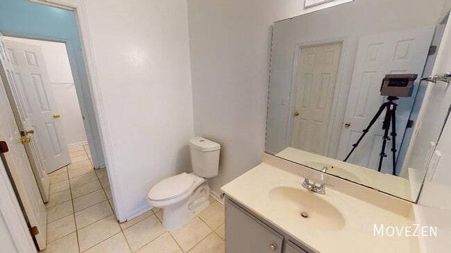 Building Photo - 729 Bragg Dr