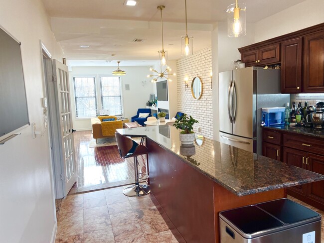 Building Photo - 42 Union St