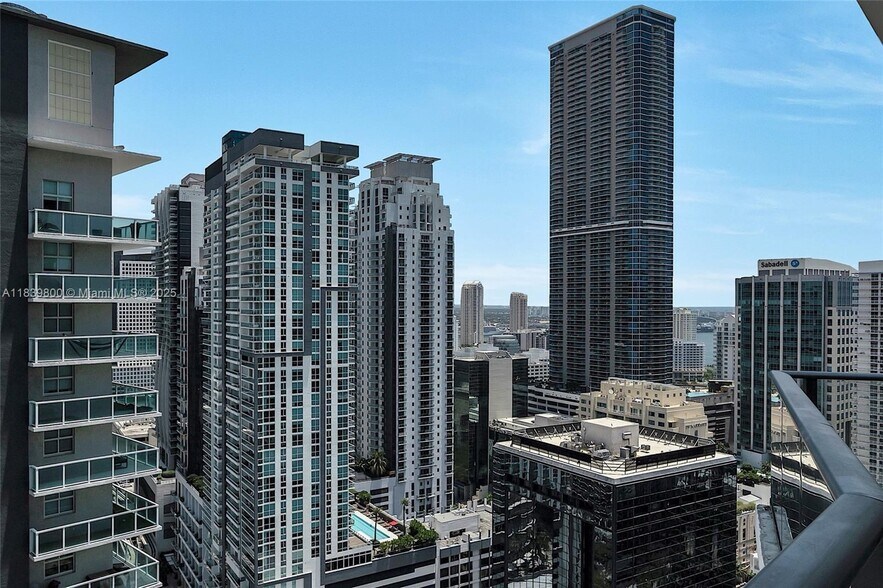 Building Photo - 1300 S Miami Ave