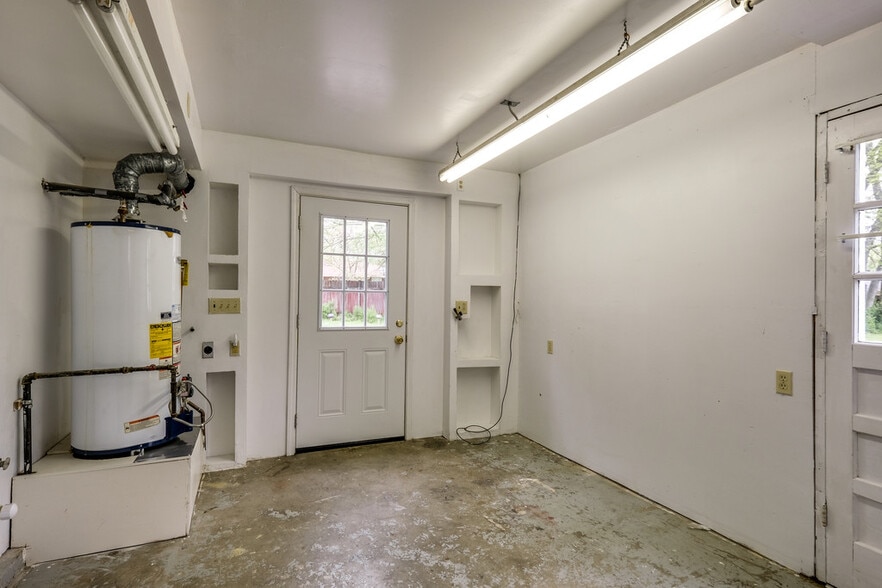 Building Photo - 133 Cline Ave