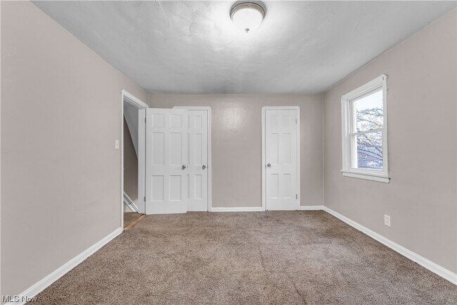 Building Photo - 5461 Clement Ave