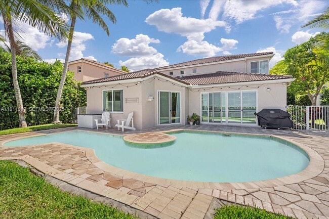 Building Photo - 5235 SW 171st Ave