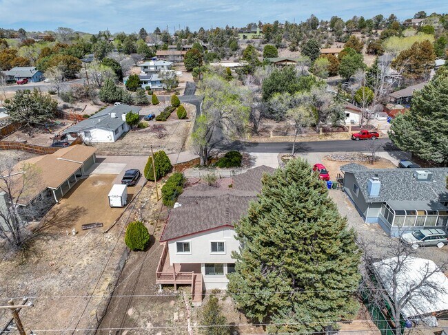 Building Photo - 5 Bedroom + a Den, 3 Bathroom, 2 Car Garage For Rent in Prescott!