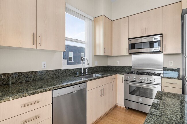Building Photo - Capitola Beach Villas