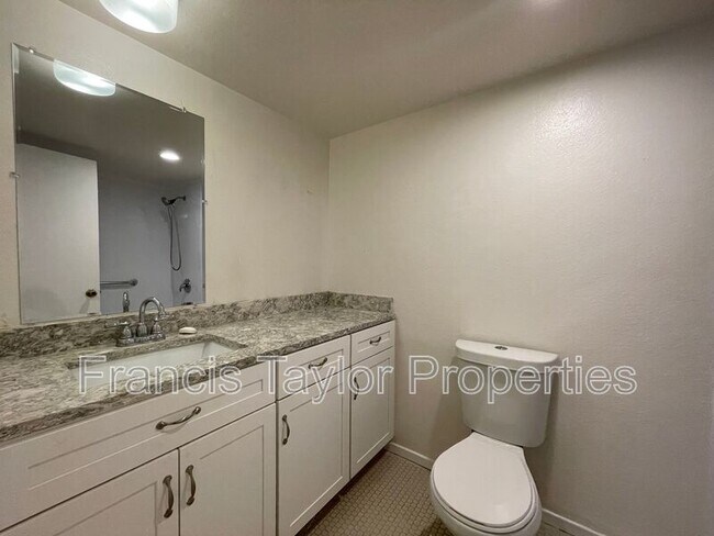 Building Photo - 7526 Jerez Ct