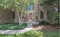 Building Photo - Beautiful large 4 bedroom Home