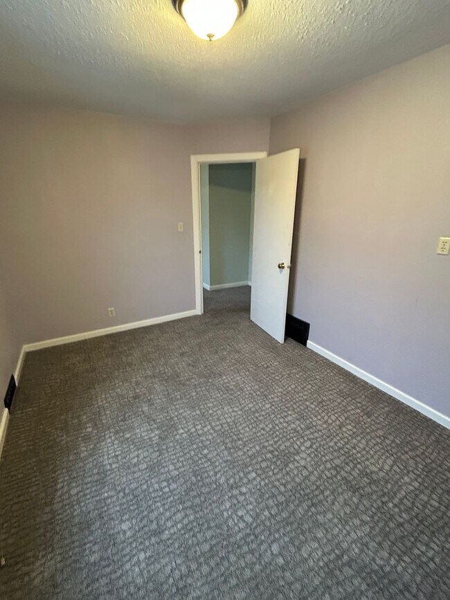 Building Photo - 4 Bedroom Home on Kalispell’s East Side – Spacious Yard & Double Garage