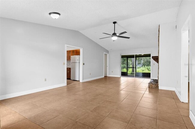 Building Photo - 629 Stillview Cir
