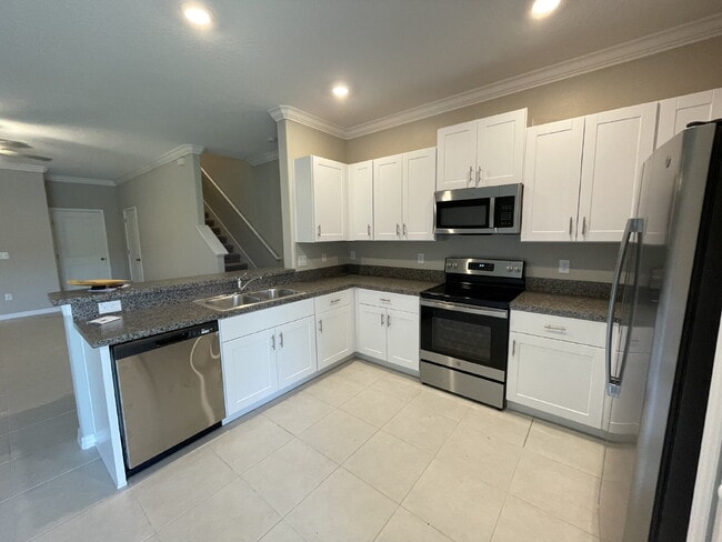 Building Photo - 23261 Willow Glen Way